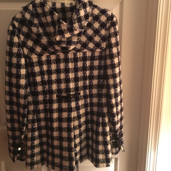 Authentic NWOT Chanel jacket. - Picture 5 of 8